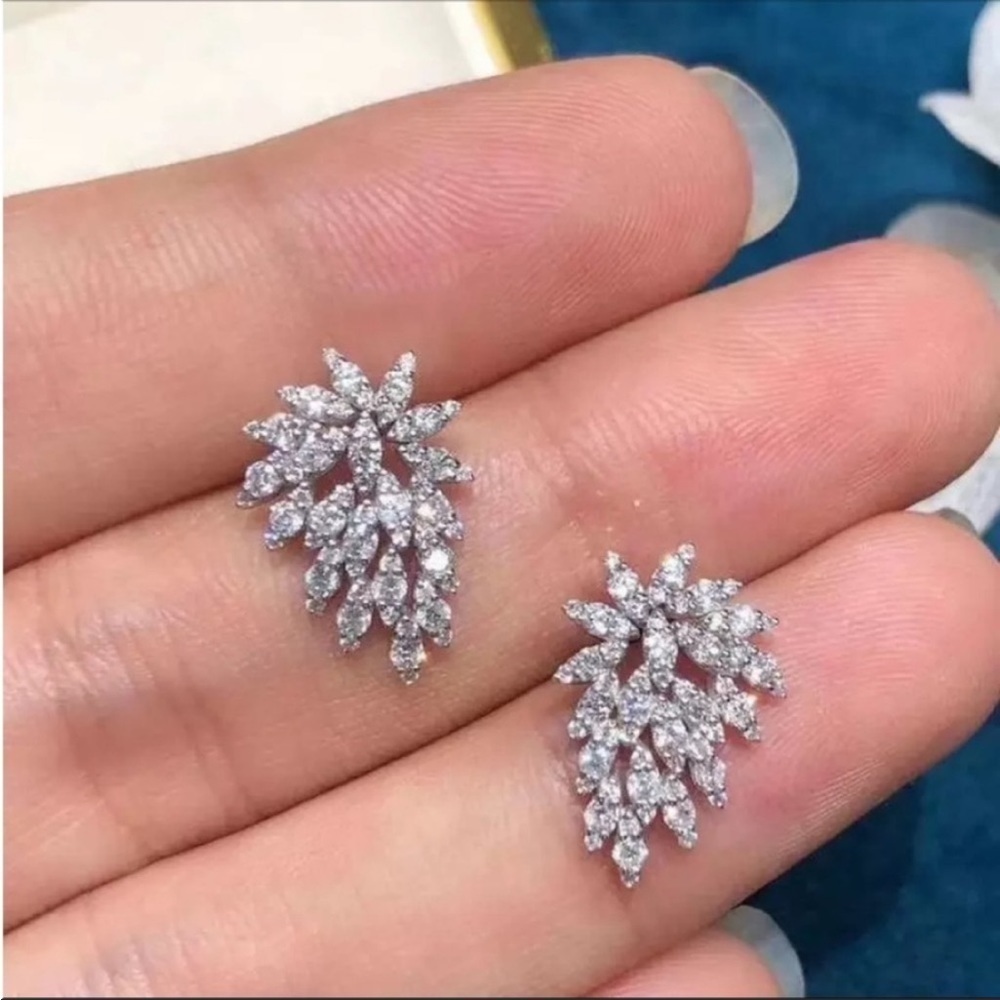Moissanite cluster stud studded earrings Sparkly Luxury Sterling Silver New - Picture 3 of 10
